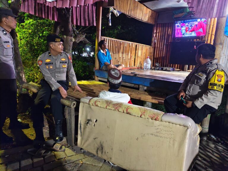 Polres Maros Apresiasi Langkah Warga Hidupkan Kembali Pos Kamling sebagai Bentuk Kepedulian terhadap Keamanan Lingkungan