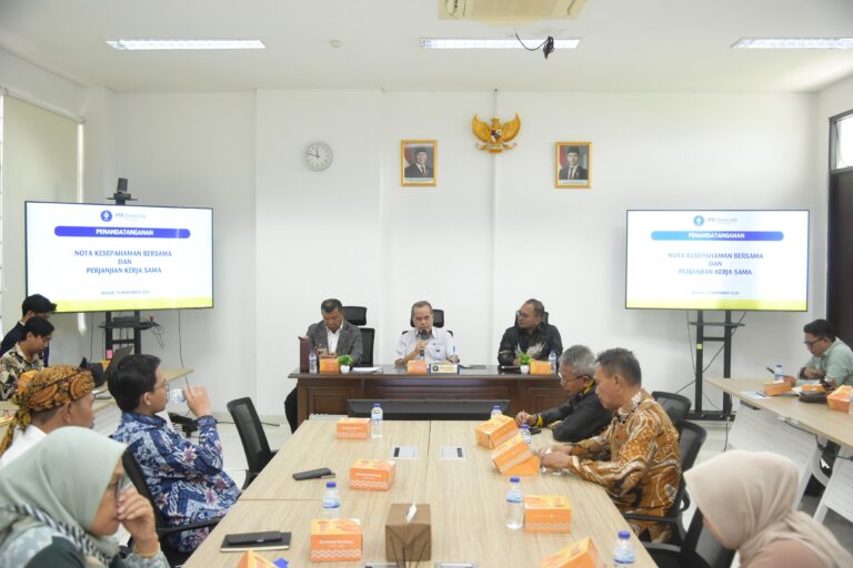 Dorong Inovasi Pertanian dan Riset Kelautan, Bupati Andi Utta Teken Kerjasama IPB University