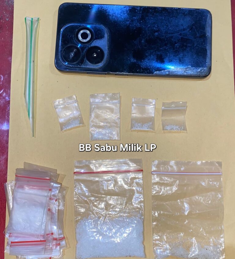 Satresnarkoba Polres Bulukumba Ringkus Dua Pria, Kurir dan Bandar Sabu.