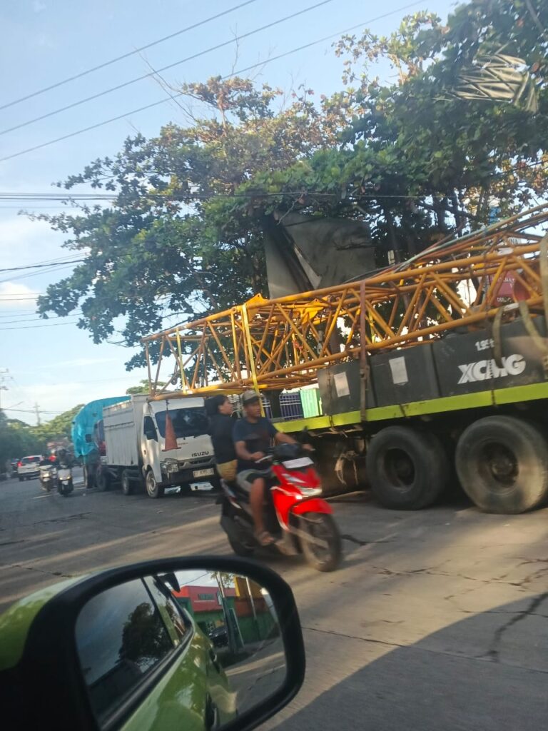 Meresahkan, Lalu Lintas Macet Total dari Kawasan Galangan Kapal Hingga SPBU Sekitar